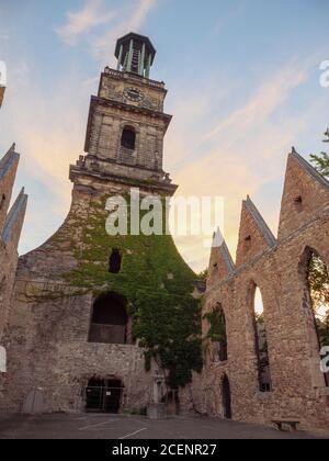 Ruine der Aegidienkirche - Kriegsdenkmal - a Hannover, Niedersachsen, Deutschland, Europa rovine di Aegidien Curch. Memoriale di guerra a Hannover, bassa Sax Foto Stock