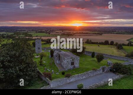 La tomba di Arthur Guinness e il cimitero di Oughterard nella contea di Kildare, Irlanda Foto Stock