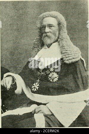 . Dalla colonia al commonwealth, essendo una breve storia della federazione. Insieme ad un resoconto delle feste e delle cerimonie che si sono svolte nella città di Sydney in occasione della proclamazione del Commonwealth nel gennaio 1901. Bill è stato introdotto nella Camera dei Commonsby il sig. Chamberlain il 14 maggio, e ha letto una prima volta.la scena è stata brillante, perché c'era una casa affollata; il Segretario coloniale ha parlato al suo meglio, i gallerieswere frequentati dai delegati, e il numero di peersand altri notables, E l'interesse pubblico fu riflesso nel demeanor dei Comuni e degli attenti Foto Stock