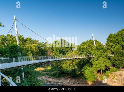 Luglio 18 2020 Greenville South Carolina USA The Liberty Bridge A Falls Park Foto Stock