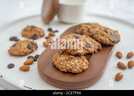 biscotti salubri fatti in casa con scaglie di cioccolato Foto Stock