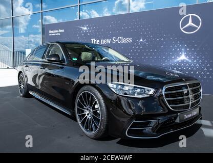 Sindelfingen, Germania. 02 settembre 2020. La nuova S-Class al suo debutto mondiale alla "Factory 56". Credit: Silas Stein/dpa/Alamy Live News Foto Stock