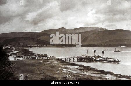 Una fotografia del 1933 che mostra il vecchio traghetto a vapore a Brodick, Isola di Arran. Arran è un'isola al largo della costa occidentale della Scozia. È l'isola più grande del Firth di Clyde. Foto Stock