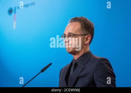 Berlino, Germania. 02 settembre 2020. Heiko Maas, ministro degli Affari esteri tedesco, intervenendo presso l'Ufficio federale degli affari esteri in un comunicato stampa con il ministro tedesco della difesa (non nella foto). Il Ministero degli Esteri ha convocato l’ambasciatore russo a causa dei nuovi risultati delle indagini su un avvelenamento del critico del Cremlino Nawalny. Credit: Stefanie Loos/AFP Pool/dpa/Alamy Live News Foto Stock