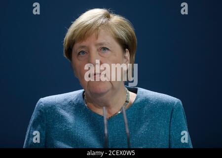 Berlino, Germania. 02 settembre 2020. La cancelliera Angela Merkel (CDU) parla ai media della Cancelleria durante una dichiarazione sugli ultimi sviluppi nel caso del critico del governo russo Nawalny. Credit: Markus Schreiber/AP POOL/dpa/Alamy Live News Foto Stock