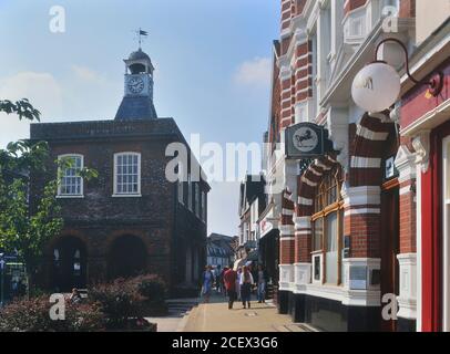 Il vecchio Municipio, High Street, Reigate, Surrey, Inghilterra, Regno Unito. Circa anni '90 Foto Stock