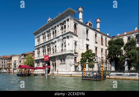 Venedig, Paläste am Canal Grande; Palazzo Vendramin-Calergi, 1481 bis 1509 von Mauro Codussi erbaut Foto Stock