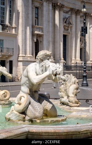 Particolare della Fontana del Moro a Piazza Navona in centro Roma Foto Stock