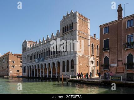 Venedig, Paläste am Canal Grande, Fontego dei Turchi (ital. Fondaco dei Turchi), reicht bis etwa 1225 zurück Foto Stock