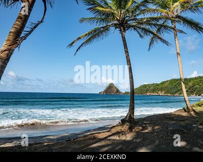 anse-charpentier in Martinica è un surf spot situato sulla costa settentrionale dell'isola. Foto Stock