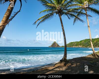 anse-charpentier in Martinica è un surf spot situato sulla costa settentrionale dell'isola. Foto Stock