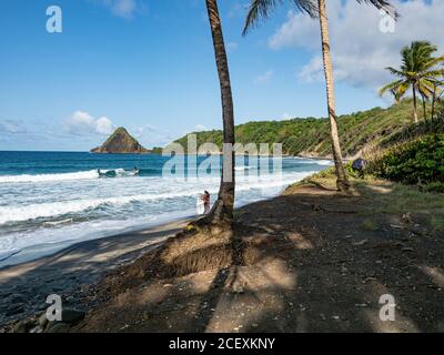 anse-charpentier in Martinica è un surf spot situato sulla costa settentrionale dell'isola. Foto Stock