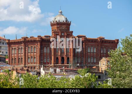 Istanbul; Turchia - 08 agosto 2019: Il patriarcato ecumenico di Costantinopoli e Fener, scuola superiore dei ragazzi greci (scuola rossa), Istanbul. Costruito nel 18 Foto Stock