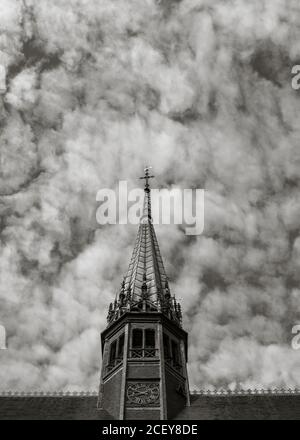 Dettagli sul tetto dell'Hospices de Beaune, Francia. Immagine in bianco e nero Foto Stock