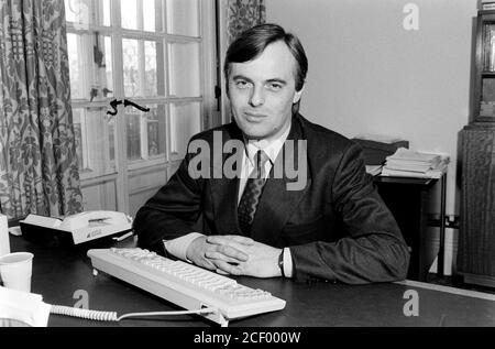 Andrew Smith MP, portavoce laburista per l'istruzione superiore, Norman Shaw Building, Londra. 26 gennaio 1989. Foto: Neil Turner Foto Stock