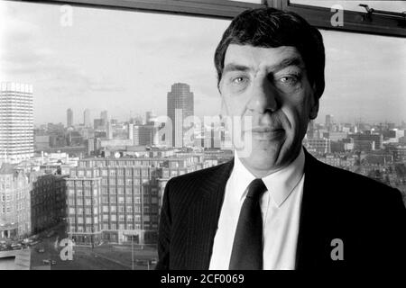 Eric Bolton - HM Ispettore capo delle scuole, Elizabeth House, Waterloo. Londra. 05 dicembre 1989. Foto: Neil Turner Foto Stock