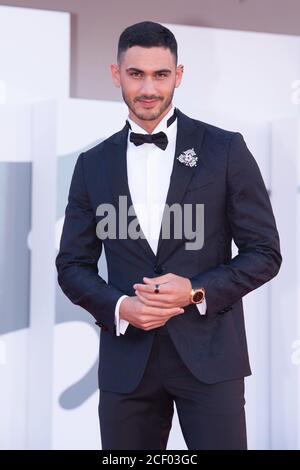 Venezia, Italia. 02 settembre 2020. Alejandro Speitzer, apertura Red Carpet, 77th Venice Film Festival a Venezia, Italia il 02 settembre 2020. Photo by Ron Crusow/imageSPACE/MediaPunch Credit: MediaPunch Inc/Alamy Live News Foto Stock