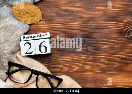 ventiseiesimo giorno del calendario del mese di autunno settembre con spazio di copia. Foto Stock