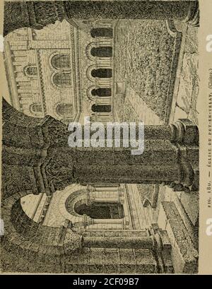 . L'architecture romane. Berceaux reposent les étages supérieurs se rétrécis-sant à chaque étage jusquà laplomb des piles inté-rieures. Le cloître, dont la construction primitive remonte-rait, en partie, au x siècle (?), a été reconstruit sur troiscôtés au xii siècle. Les galeries sont couvertes par desvoûtes darête romaines, portant dun côté sur les mursextérieurs et, du côté de laitre du cloître, sur de grossespiles compositées dassises et cantonnées de colonnesmonolithes dégagées. Ces piles sont reliées par deuxrangs archivtes en plein cintre, formées de claveauxalternativement noirs et bl Foto Stock