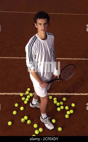 Uno dei migliori tennisti al mondo a soli 16 anni, Andy Murray nato il 15 maggio 1987 qui visto con la mamma Judy pics preso nel 2004 da Alan Peebles Foto Stock