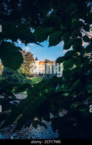 Zleby Chateau è un castello nel villaggio con lo stesso nome circa 7 km a est di Caslav. Originariamente era un castello costruito dal Lichtenburg. Foto Stock