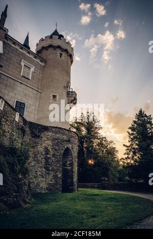 Zleby Chateau è un castello nel villaggio con lo stesso nome circa 7 km a est di Caslav. Originariamente era un castello costruito dal Lichtenburg. Foto Stock