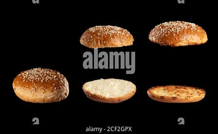 set di ciambelle di semi di sesamo al forno: intere, metà e metà grigliate, fondo nero, primo piano Foto Stock