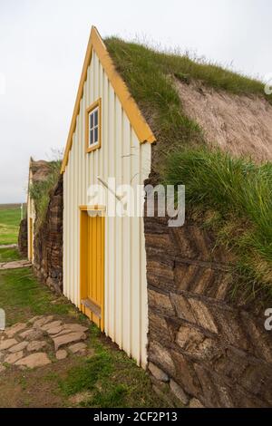 Glaumbaer, Islanda - 25 agosto 2015: Vista della vecchia casa colonica, dal 18 ° e 19 ° secolo. Attualmente strutture museali. Foto Stock