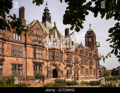 Regno Unito, Inghilterra, Coventry, Council House, primo edificio civico in stile Tudor C20 Foto Stock