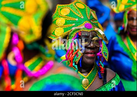 Un ballerino afro-colombiano del quartiere di Pandeyuca partecipa al festival di San Pacho a Quibdó, Colombia. Foto Stock