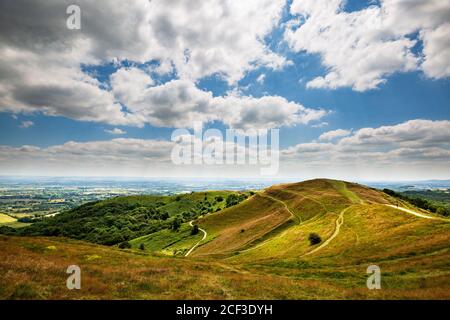 Le opere di terra di Millennium Hill parte del British Camp Iron Age Fort nelle colline di Malvern, Worcestershire, Inghilterra Foto Stock