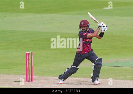 Edgbaston, Regno Unito. 03 settembre 2020. EDGBASTON, INGHILTERRA. SETTEMBRE 03 2020: Babar Azam del Somerset gioca un colpo durante la partita di cricket di Vitality Blast T20 Worcestershire Rapids contro Somerset al campo di cricket di Edgbaston, Birmingham, Inghilterra. Il 3 settembre 2020 (Foto di Mitchell Gunn/ESPA-Images) Credit: Agenzia europea per la fotografia sportiva/Alamy Live News Foto Stock