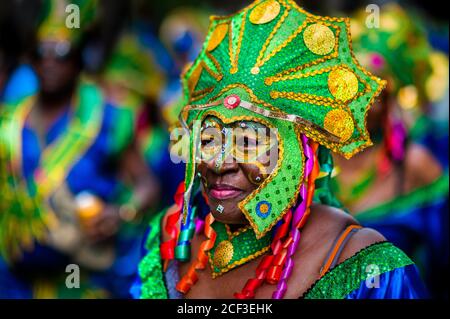 Un ballerino afro-colombiano del quartiere di Pandeyuca partecipa al festival di San Pacho a Quibdó, Colombia. Foto Stock