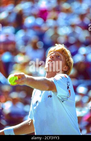 Boris Becker (GER) in gara al US Open Tennis 1990. Foto Stock
