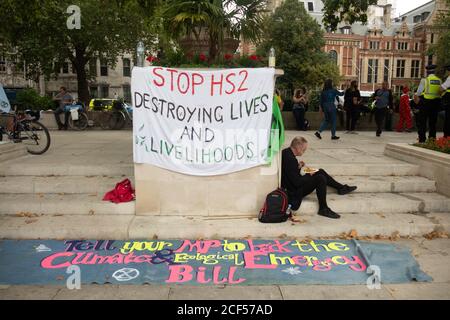 Londra - Settembre 2020: Le proteste della ribellione per l'estinzione nel centro di Londra che si battono sulle questioni relative al cambiamento climatico Foto Stock