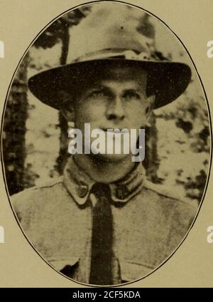 . La scuola di Lansdowne e la guerra mondiale. Herbert Raymond Ogden arruolò nel maggio 1917, e fu nel Servizio di ambulanza dell'esercito degli Stati Uniti con la 363a Divisione dell'esercito francese. Si allenò a Tobyhanna, dopo di che trascorse diciannove mesi all'estero. Il 2 ottobre 1918, è stato trasferito alla seconda Divisione Marines. Era nei seguenti impegni: Champaigne, Argonne, San Mihiel e la seconda Marna. 26:. Joseph Ryan entrò al servizio il 27 giugno 1918. Egli ha approvato Camp Greenleaf per l'addestramento ed è stato messo in EvoUtion Ambulance Company No. 15. Navigò per l'estero August23, 1918. Mentre è acceso Foto Stock