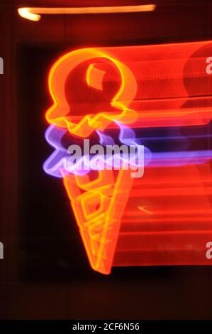 Gelato al neon Foto Stock