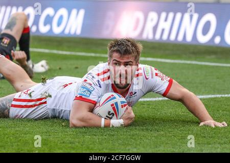 Greg Minikin (5) di Hull KR si rompe per andare è finita per provare Foto Stock