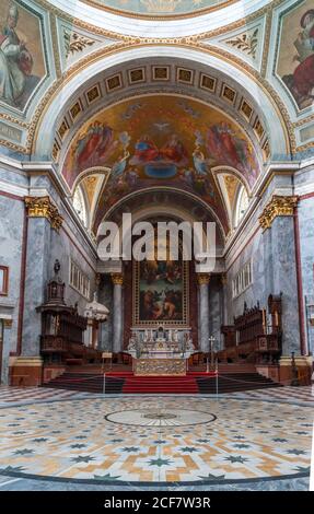 Visita alla Basilica primaziale della Beata Vergine Maria assunta in Cielo e a Sant'Adalberto, conosciuta anche come la Basilica di Esztergom Foto Stock
