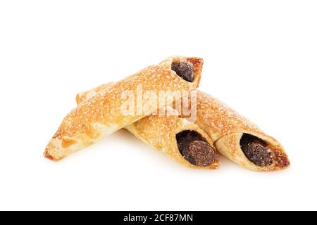 Biscotti dolci con crema di cioccolato isolato su sfondo bianco Foto Stock