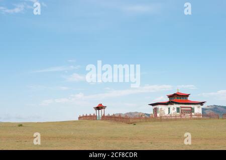 KHARKORIN, MONGOLIA - Tempio di Lubang Gyalpo a Kharkhorin (Karakorum), Mongolia. Karakorum fu la capitale dell'Impero Mongolo tra il 1235 e il 1260. Foto Stock