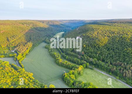 Francia, Cote d’Or, Riserva Naturale Regionale della Val Suzon, Messigny et Vantoux, Foret Domaniale de Val Suzon (vista aerea) // Francia, Côte d’Or (21), rés Foto Stock