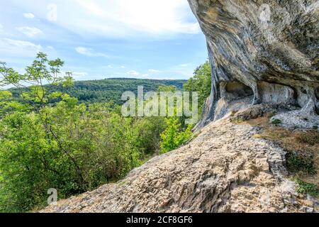 Francia, Cote d’Or, Riserva Naturale Regionale della Val Suzon, Messigny et Vantoux, Foret Domaniale de Val Suzon, le grotte // France, Côte d’Or (21), réserv Foto Stock