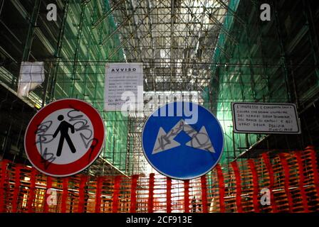 Napoli, Italia: Lavori in corso in piazza Museo. ©Andrea Sabbadini Foto Stock