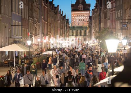 Gotico Wieza Wiezienna di Ulica Dluga Barbican nella città principale nel centro storico di Danzica, Polonia. 1 agosto 2020 © Wojciech Strozyk / Alamy St Foto Stock