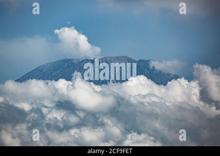 splendida vista sul vulcano. Foto di alta qualità Foto Stock