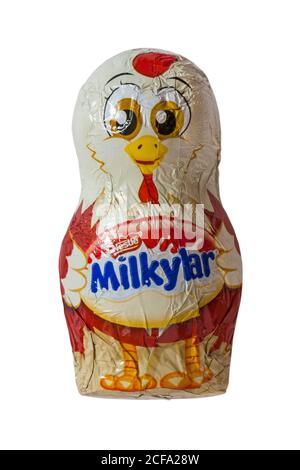 Nestlé mini Milky bar, Milkybar, gallina isolato su sfondo bianco - ideale per Pasqua Foto Stock