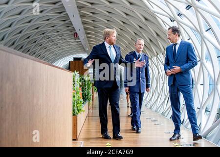 Haarlemmermeer, Paesi Bassi. 04 settembre 2020. Re Willem-Alexander dei Paesi Bassi apre il controllo del traffico aereo Polaris all'aeroporto di Schiphol, il 4 settembre 2020. Credit: Patrick van Katwijk/ |/dpa/Alamy Live News Foto Stock