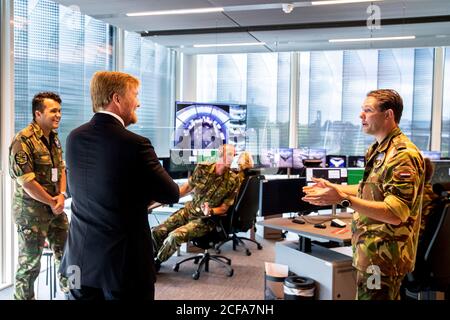 Haarlemmermeer, Paesi Bassi. 04 settembre 2020. Re Willem-Alexander dei Paesi Bassi apre il controllo del traffico aereo Polaris all'aeroporto di Schiphol, il 4 settembre 2020. Credit: Patrick van Katwijk/ |/dpa/Alamy Live News Foto Stock