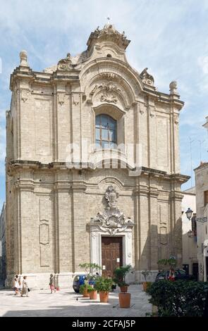 Chiesa del Santo Nome di Gesù a Bari, Puglia, Italia. Questa chiesa in stile barocco è stata costruita nel 16 ° secolo e di proprietà dell'ordine gesuita Foto Stock